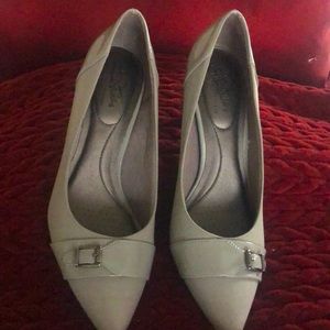 Women’s Gray Pump